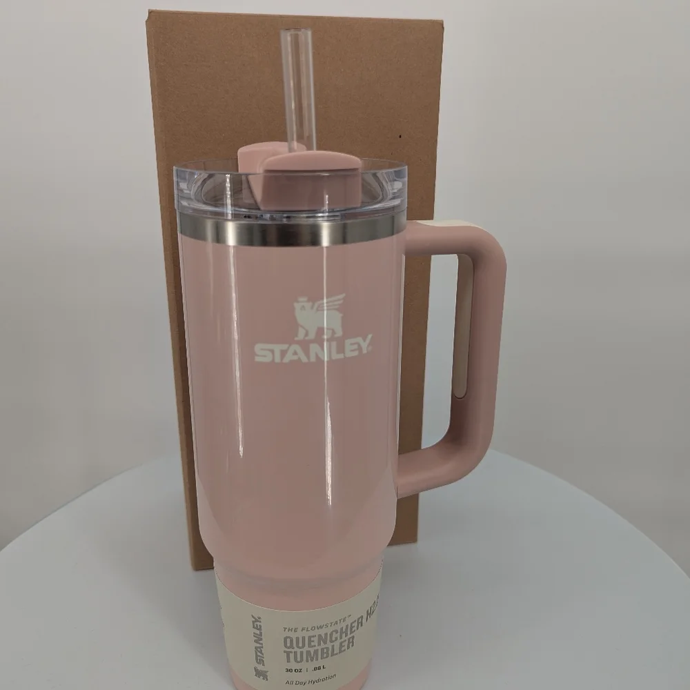 New STANLEY Quencher H2.0 Flowstate Tumbler bottle cup 30 OZ Peach Whip